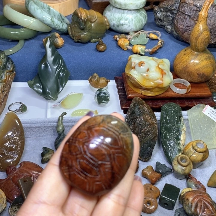 岫岩老玉（透闪石质玉）未镶嵌把件