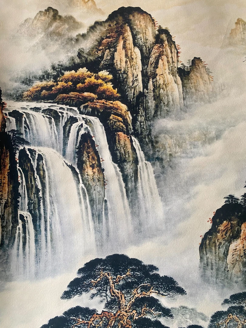 红山水立轴精美装饰画