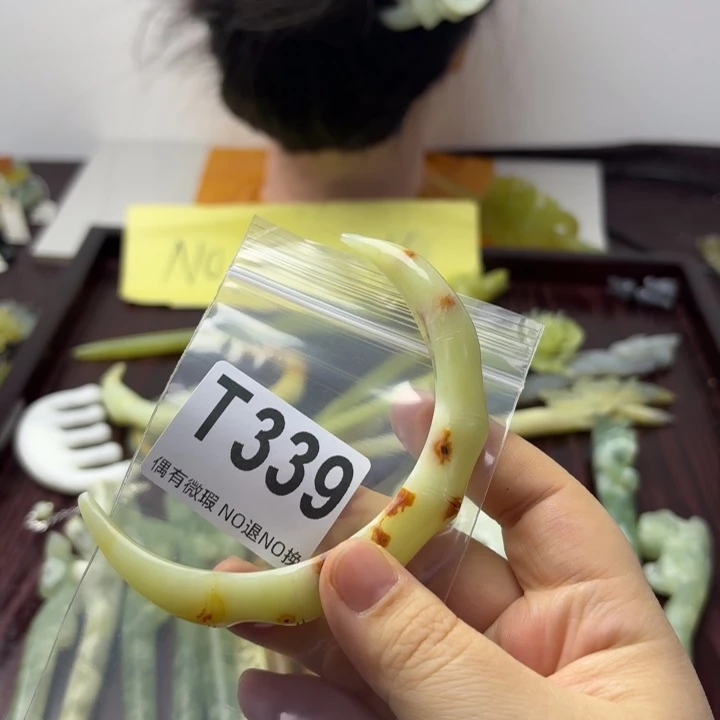 蛇纹石玉发饰合金筱****H