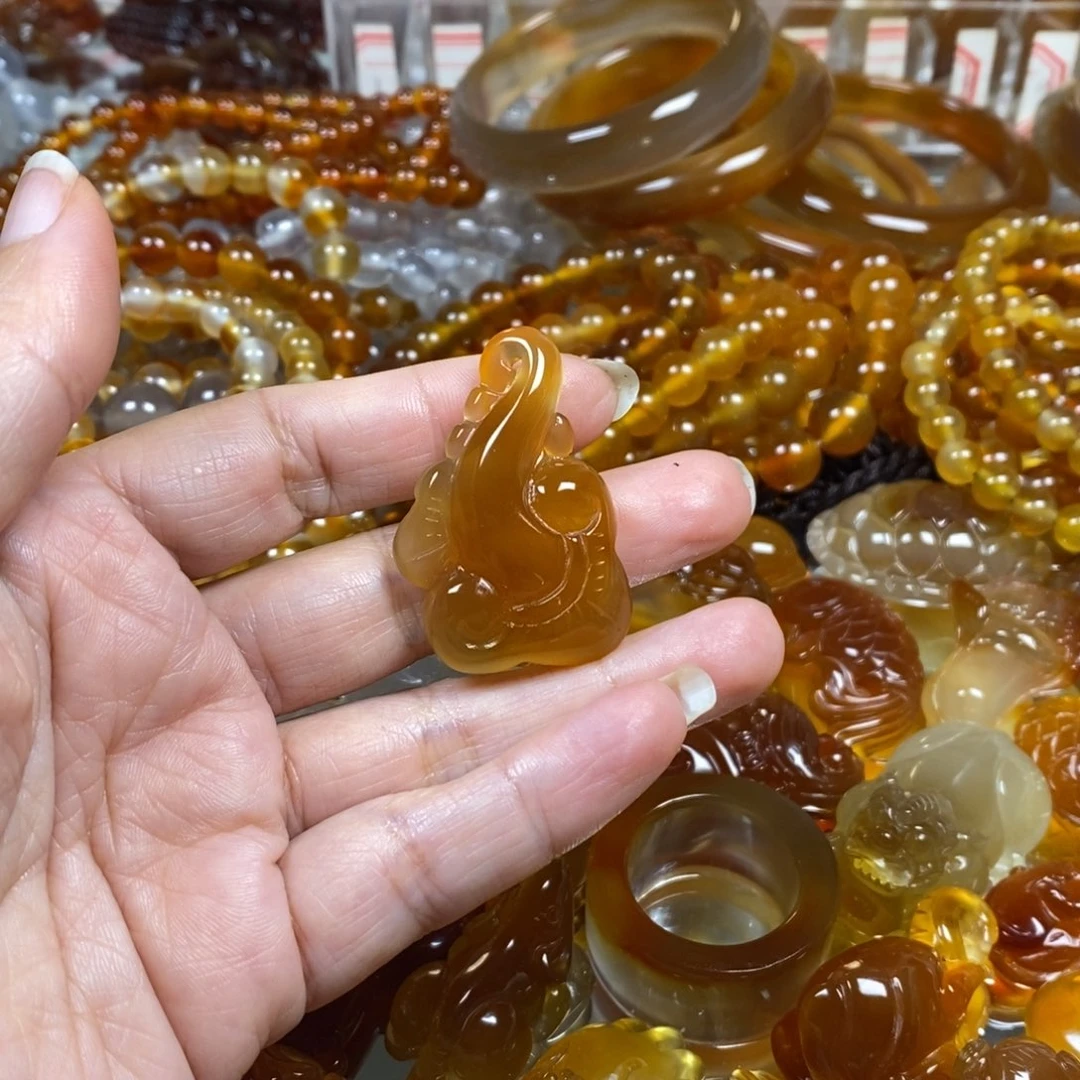 玛瑙/玉髓未镶嵌玛瑙吊坠