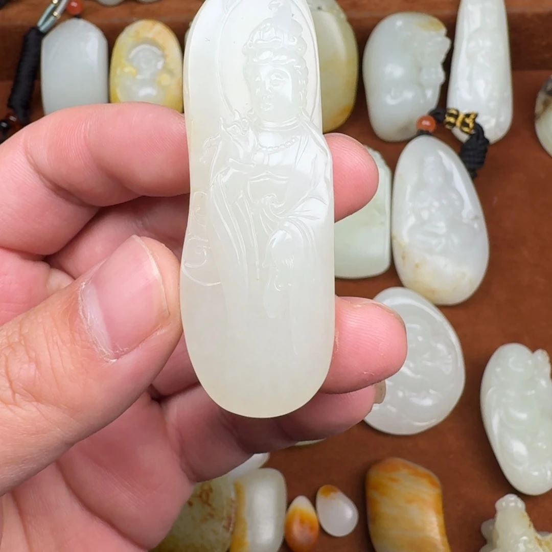 和田玉未镶嵌颈饰