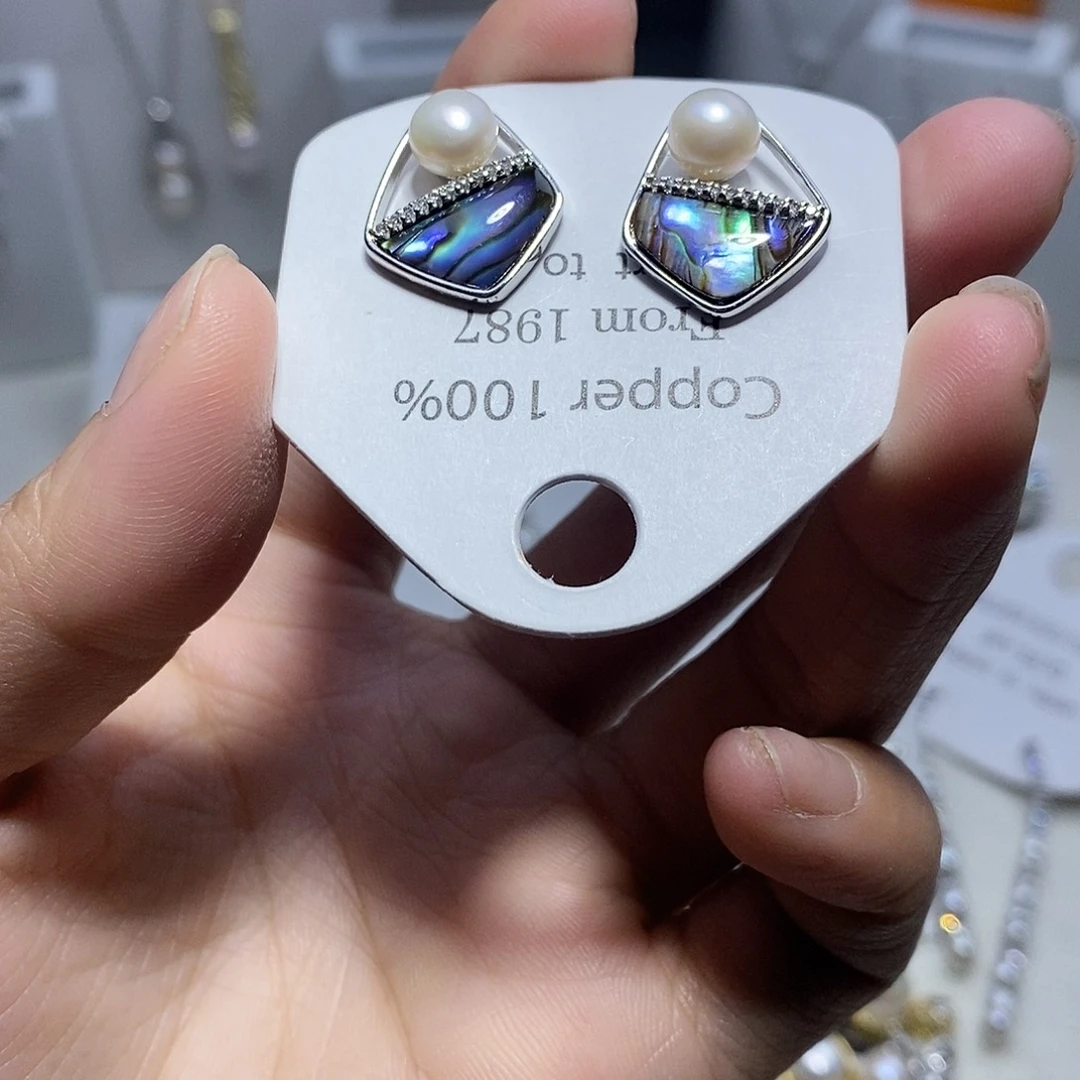 淡水珍珠耳饰未镶嵌