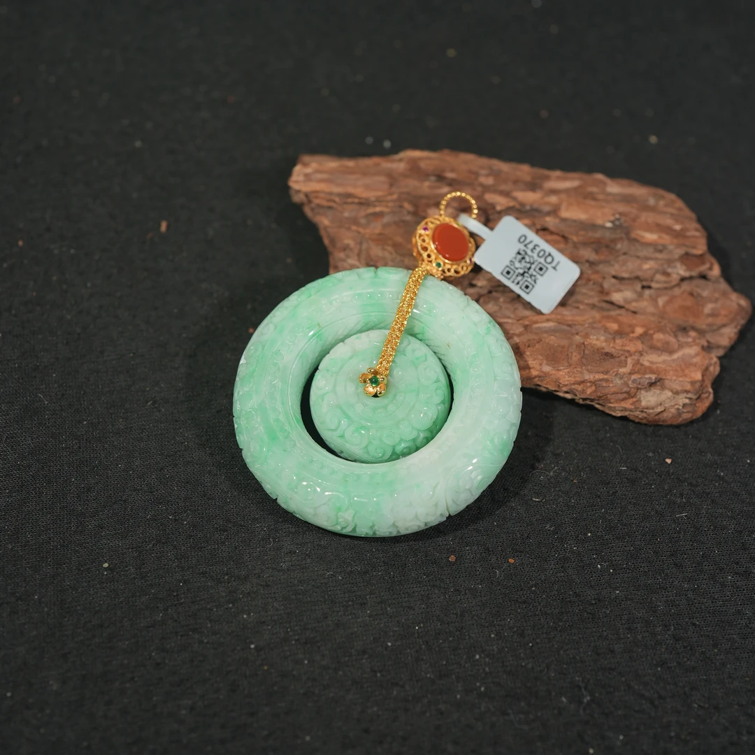 12.31香港王老板-翡翠吊坠3k249