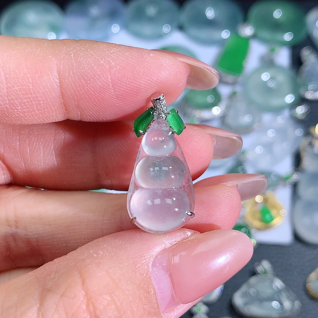 翡翠18K金镶嵌颈饰翡翠