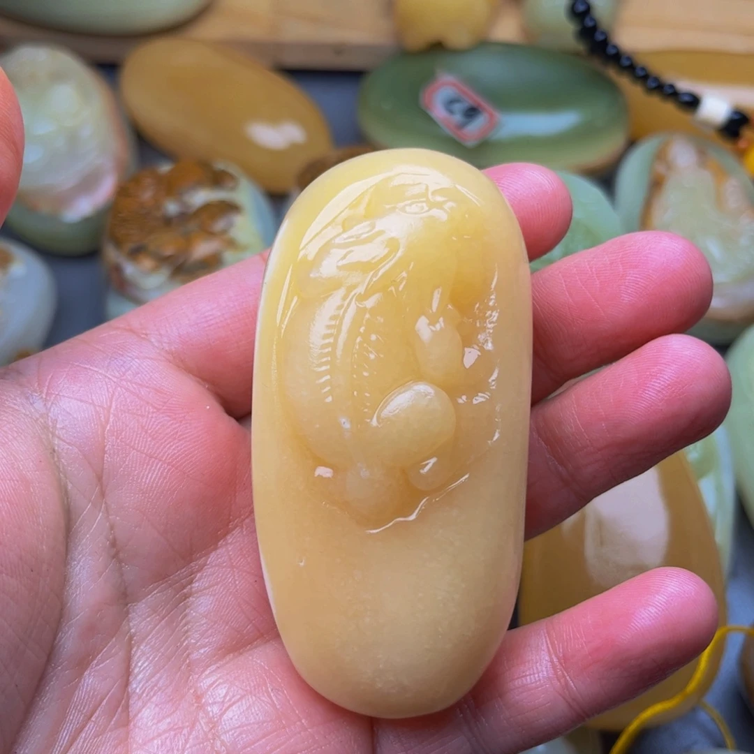 石材方解石手把件貔貅