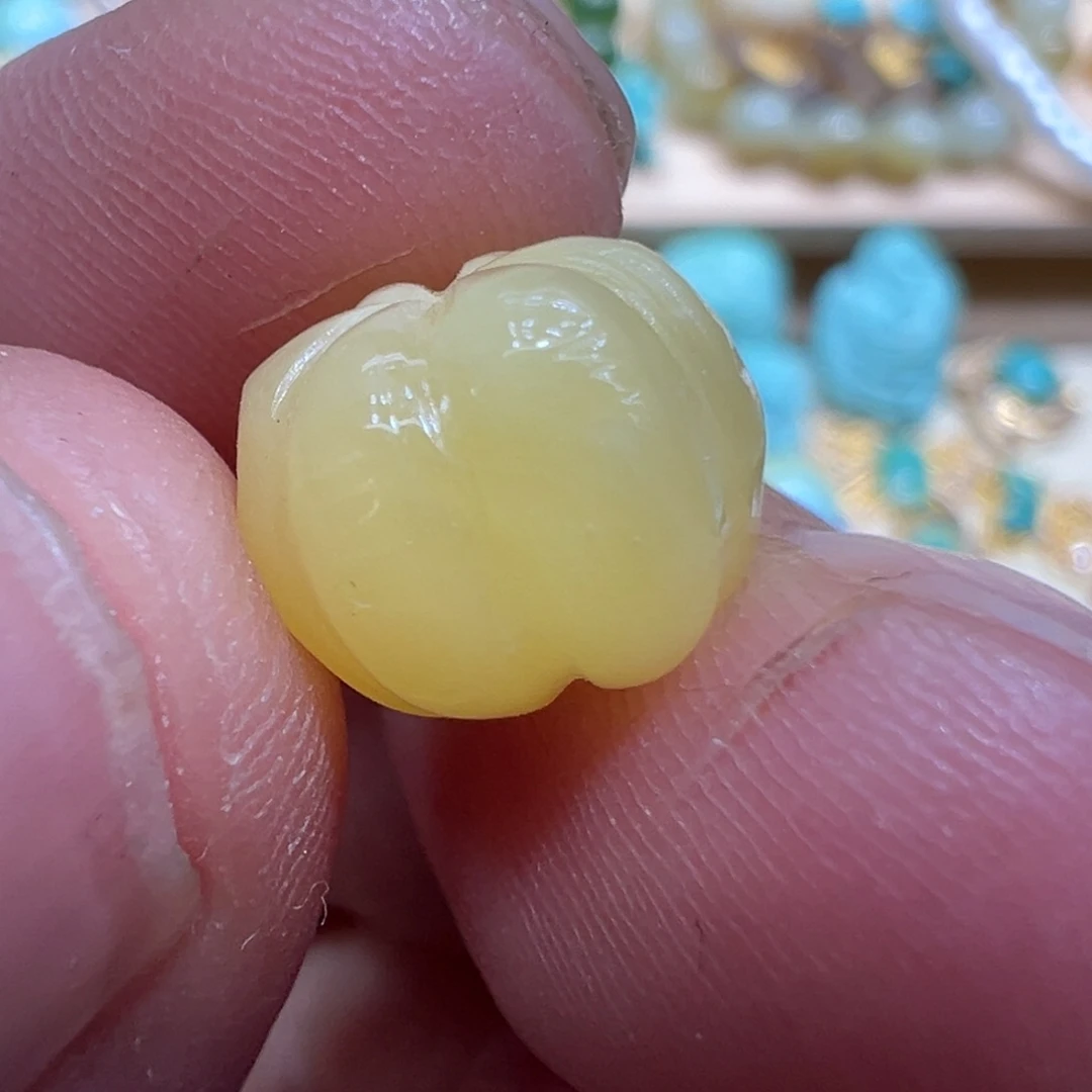 未镶嵌颈饰琥珀南瓜