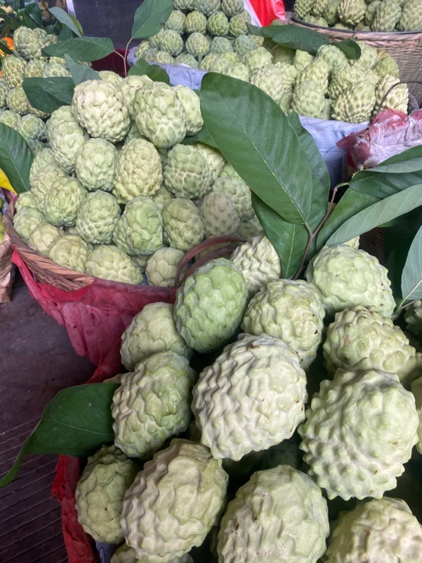 云南牛奶凤梨释迦果新鲜软糯水果现摘现发