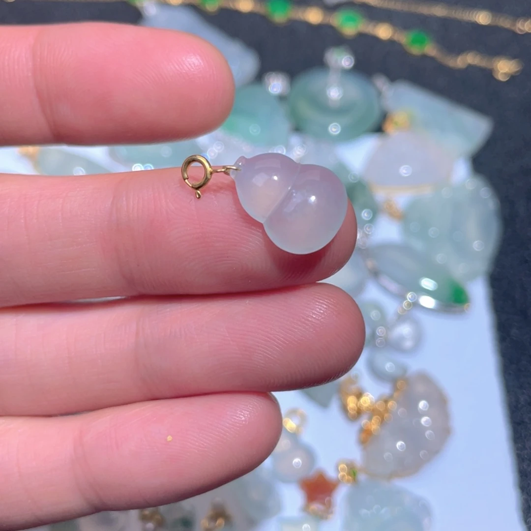 翡翠颈饰18K金镶嵌翡翠