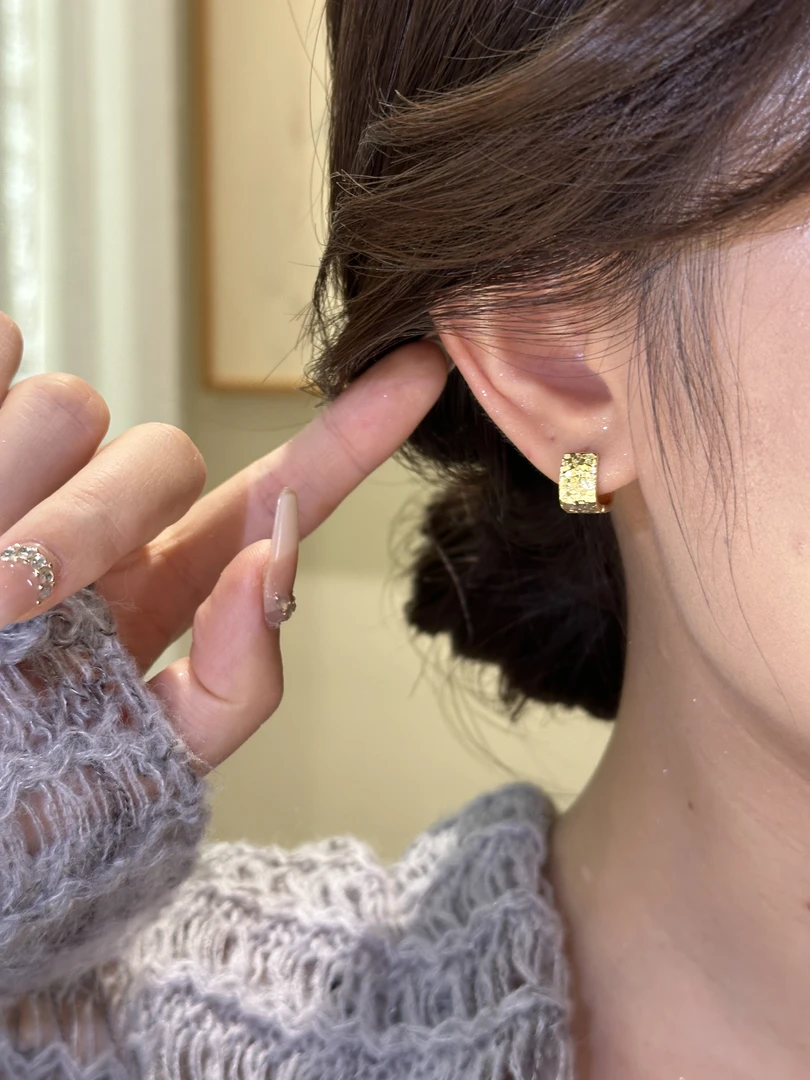 钛钢耳饰 不掉色-几何方形金色碎冰冰耳扣