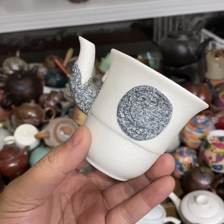 陶瓷艺术品及陶瓷壶
