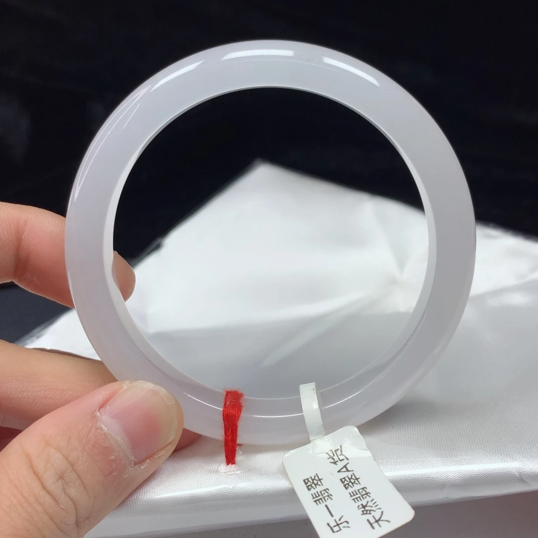 翡翠手镯（圆镯）未镶嵌58.8