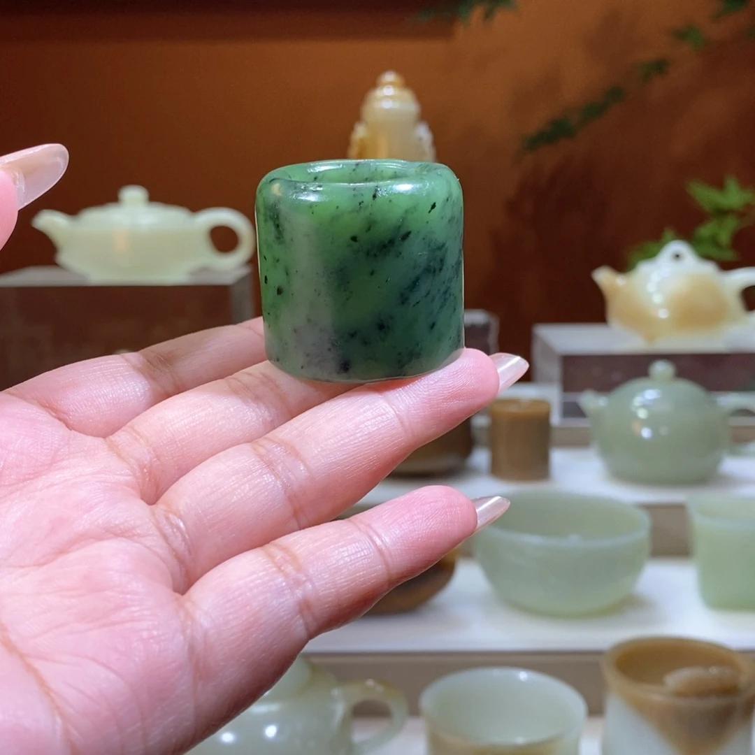 和田玉未镶嵌把件1*6碧玉扳指
