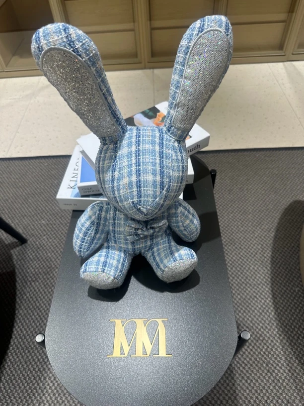 可爱蓝色兔子针织