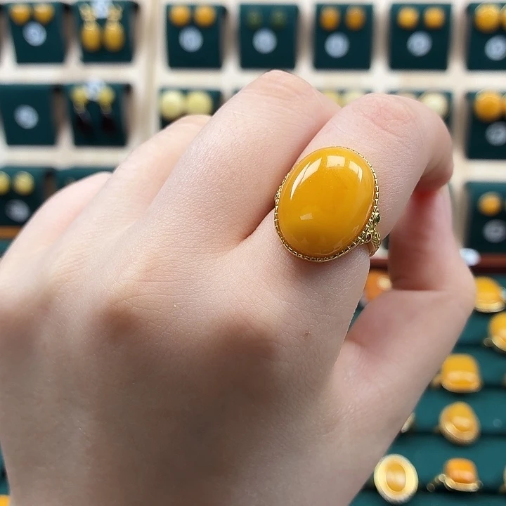 琥珀银S925镶嵌戒指金色托