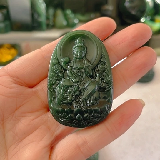 蛇纹石玉颈饰未镶嵌强*?