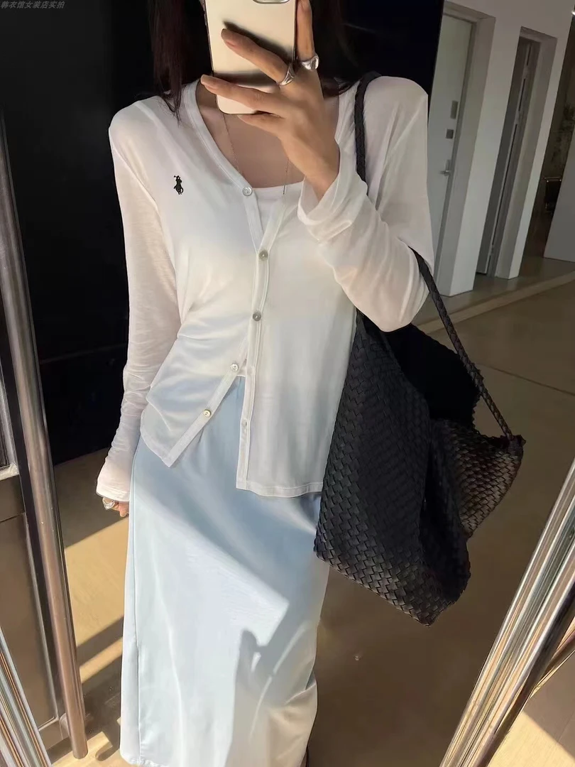 53039 冰凉V领单排扣长袖防晒衫 小马刺绣两件套