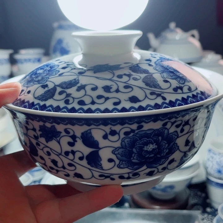 青花玲珑7寸盖碗芙蓉花