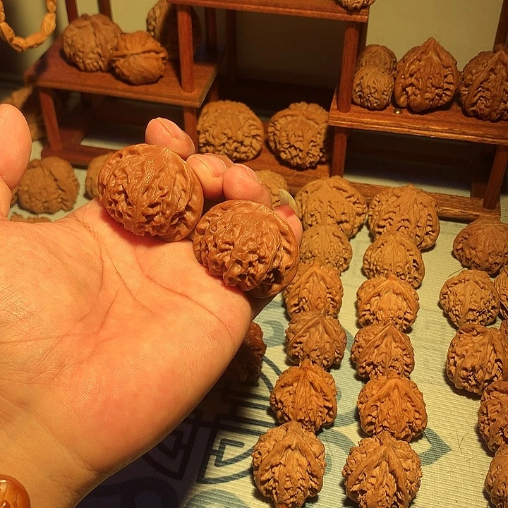 文玩核桃把件宫灯