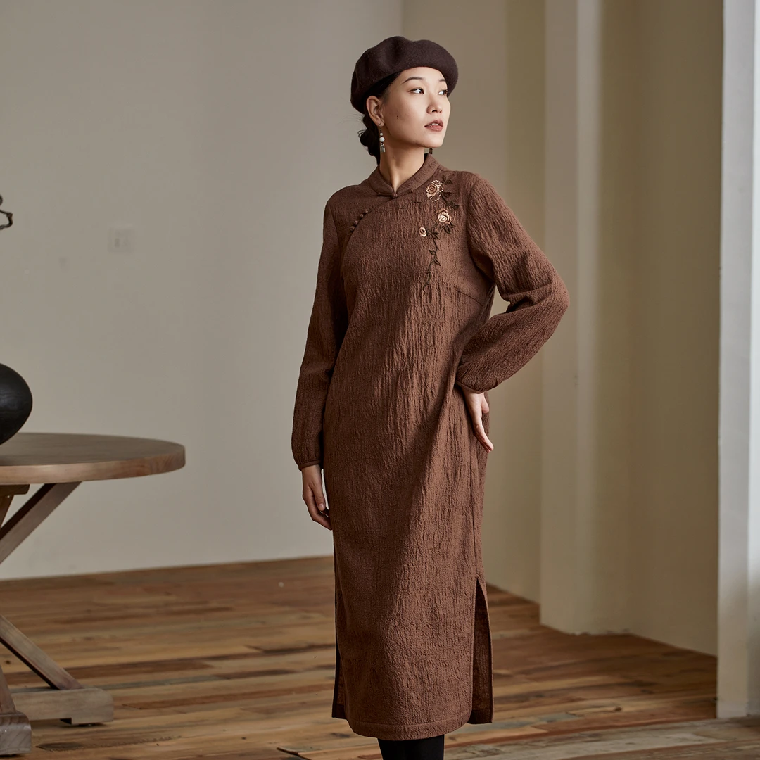 布小匠原创设计高级羊毛混纺绣花旗袍女2025新款中式老钱风连衣裙