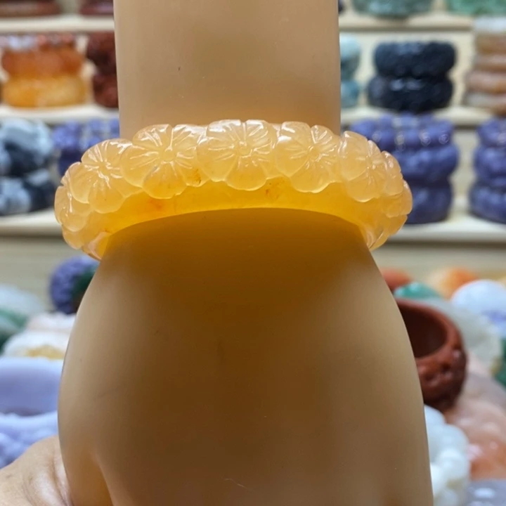 未镶嵌手镯石英质玉