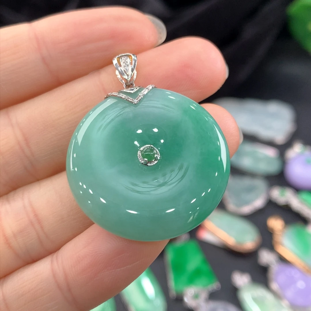 翡翠吊坠(不含链)18K金镶嵌