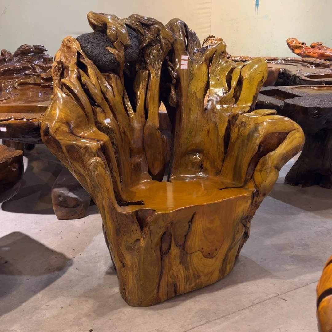 香樟木毒****定根雕作品