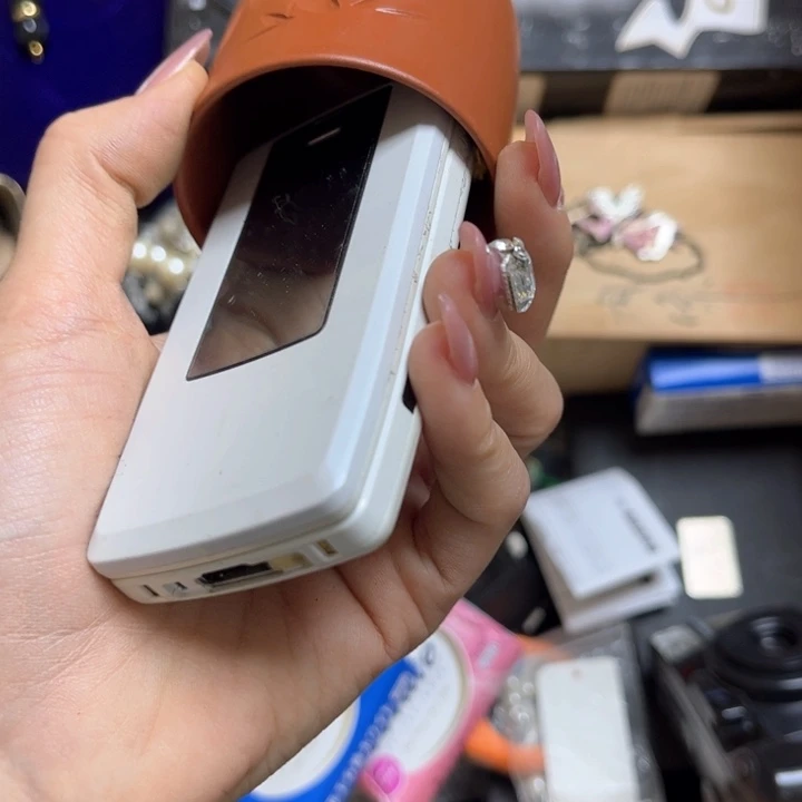 瓷片金**?这是一个人的生活
