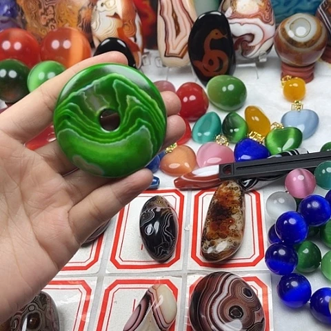 玛瑙/玉髓颈饰未镶嵌