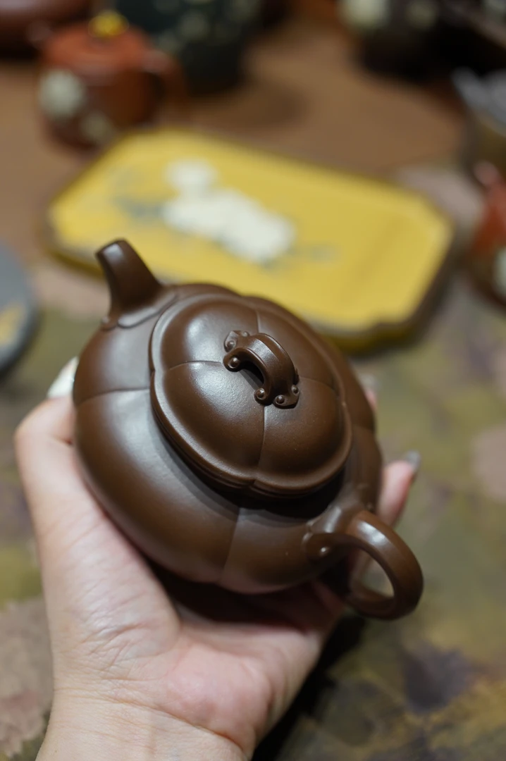 海棠宫灯 老紫泥 陈奕心手制 190cc