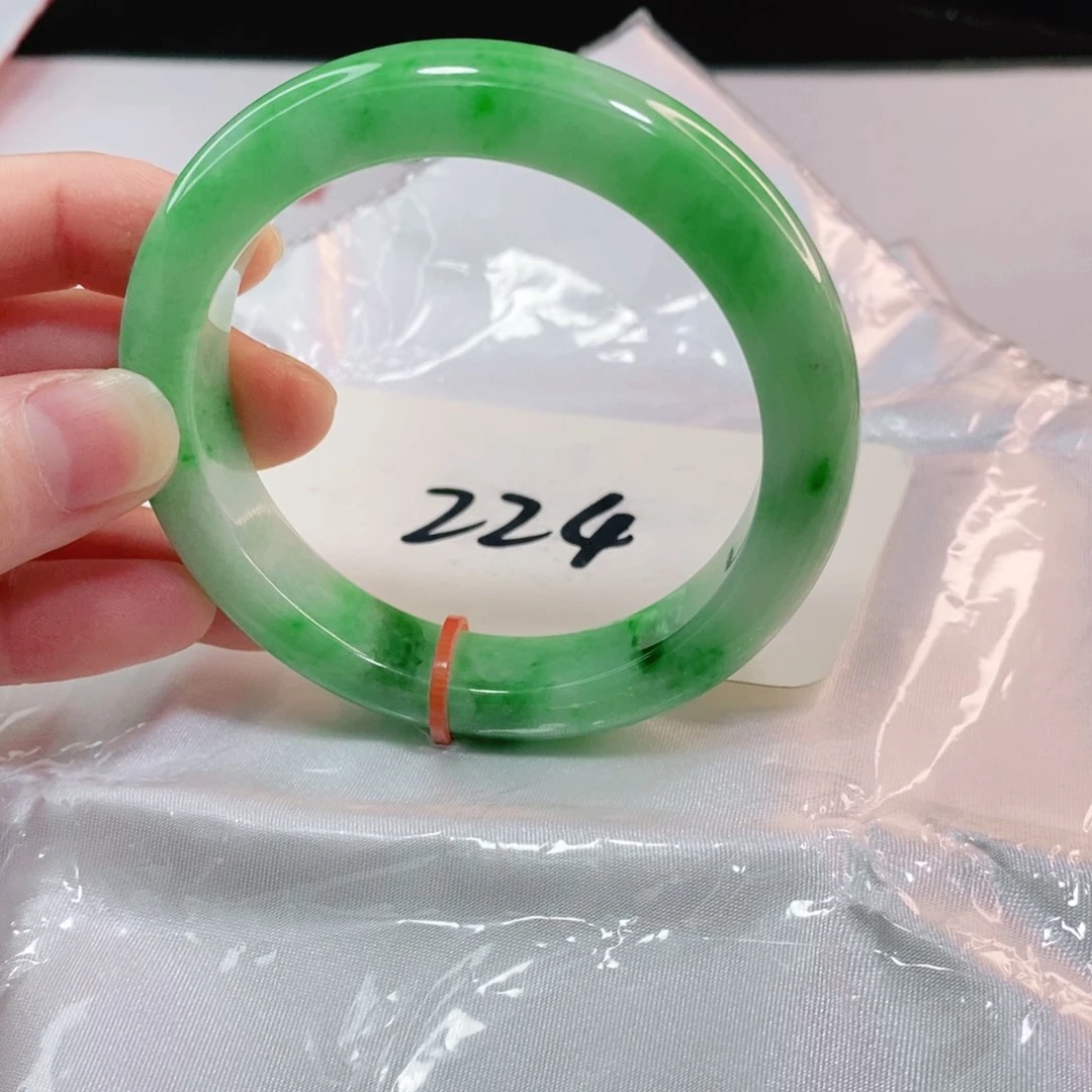 翡翠手镯未镶嵌5556555655565556