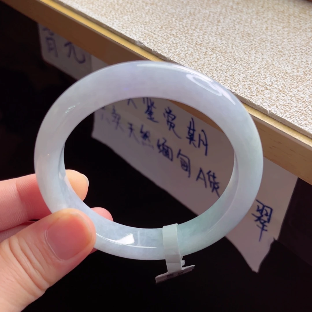 翡翠手镯未镶嵌手镯