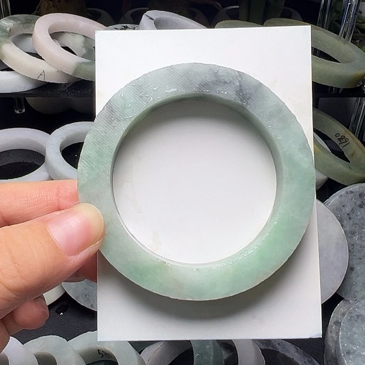 定制翡翠未镶嵌飘果绿