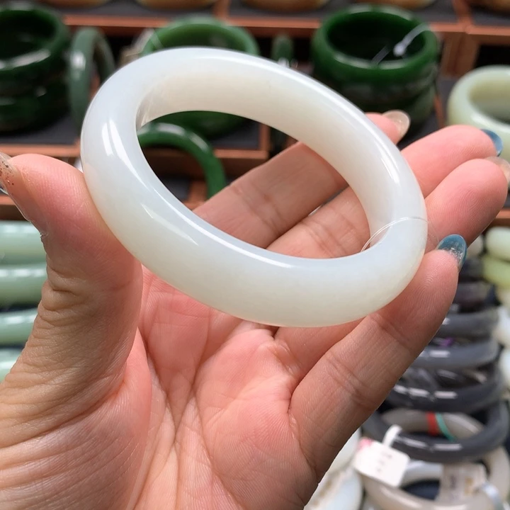 【闪购商品】未镶嵌手镯和田玉45