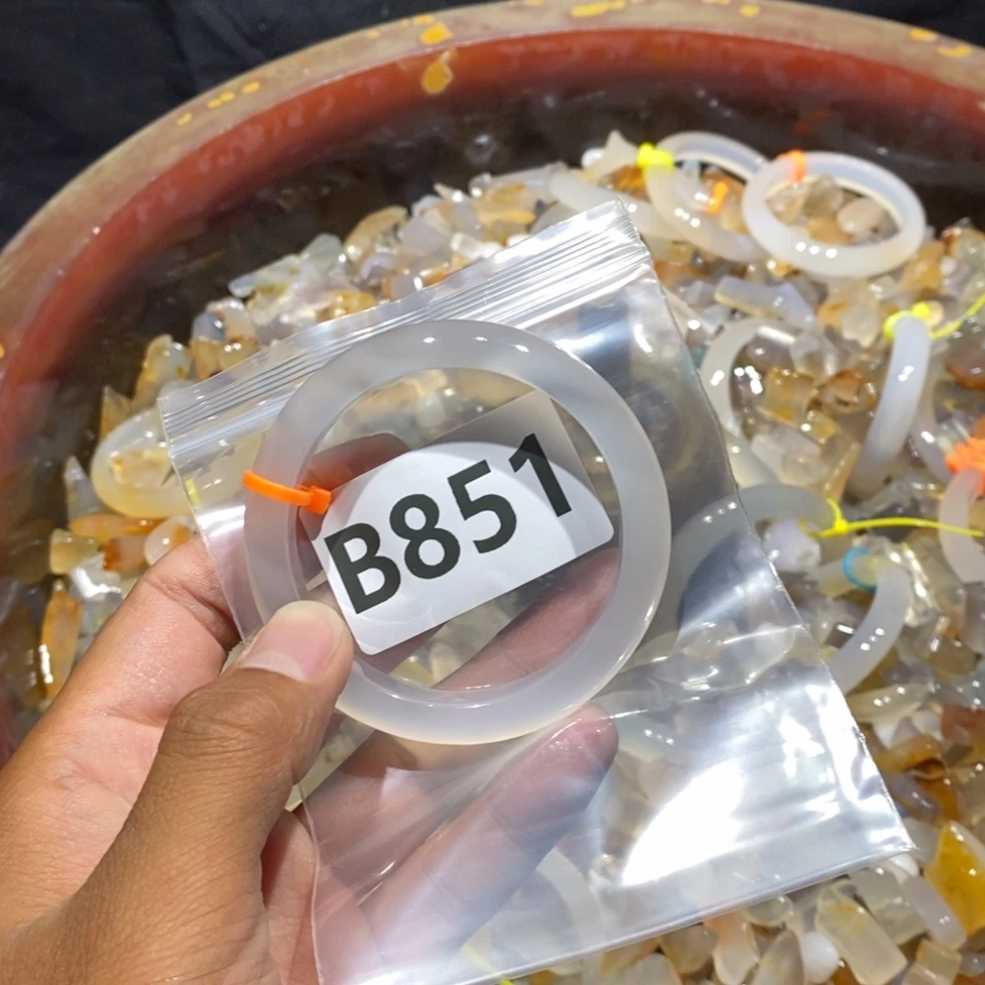 悦***玛瑙/玉髓未镶嵌手镯