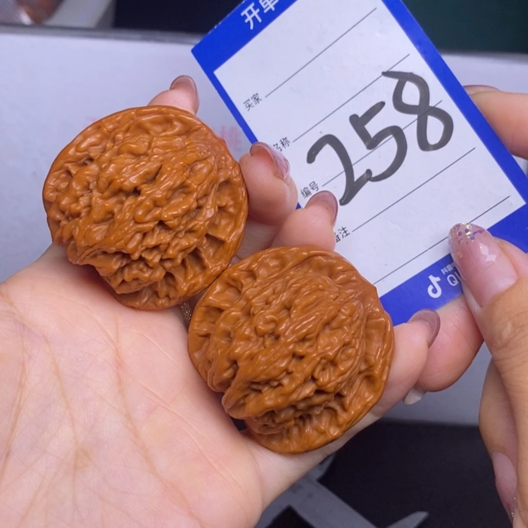 文玩核桃把件258/44虎头