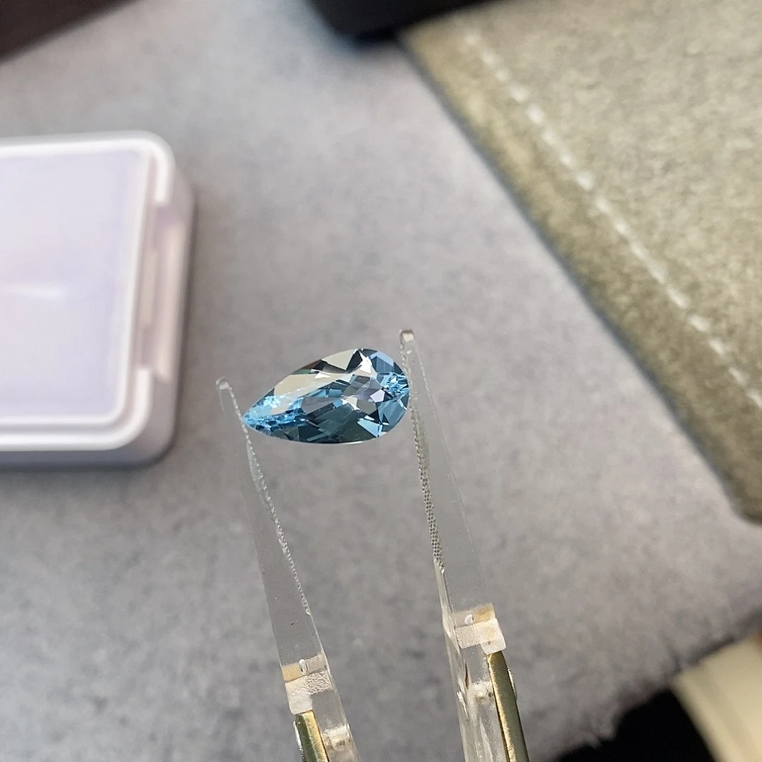 笔搁海蓝宝石未镶嵌1.845ct 圣玛利亚