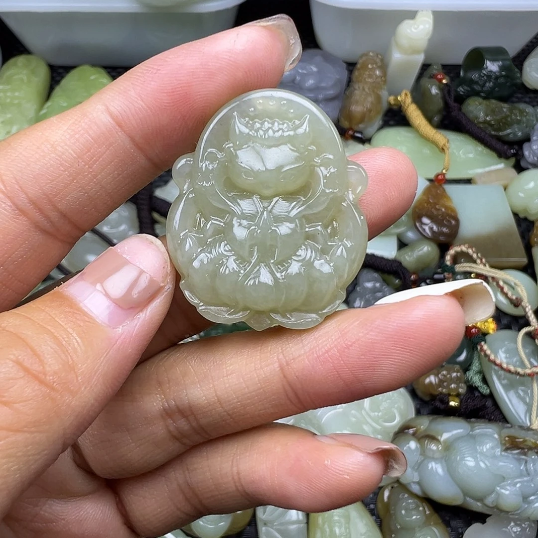 和田玉未镶嵌颈饰卡33.6