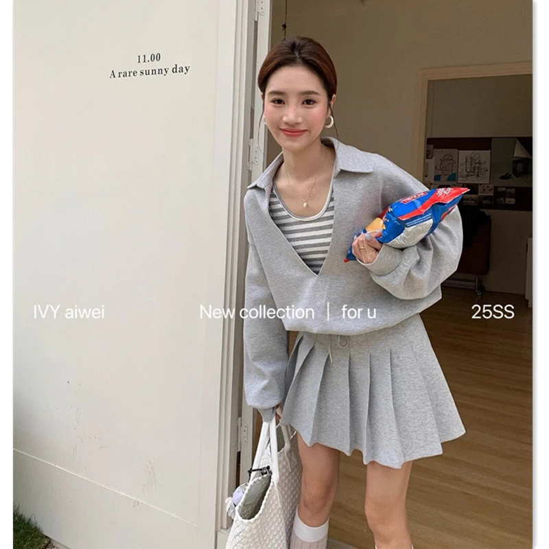 韩系v领卫衣+条纹背心+高腰百褶短裙三件套女2025春季休闲套装