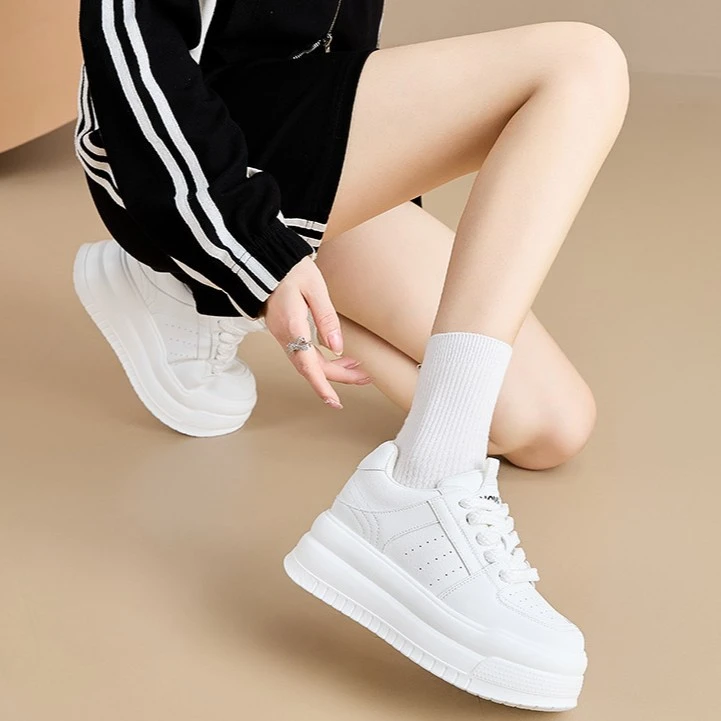 跟高7CM2025新款网红时尚厚底增高板鞋女百搭学生休闲小白鞋网鞋