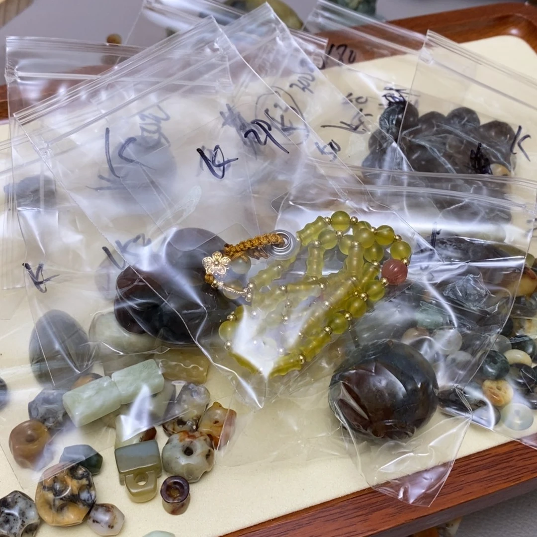 蛇纹石玉合金配饰K***?