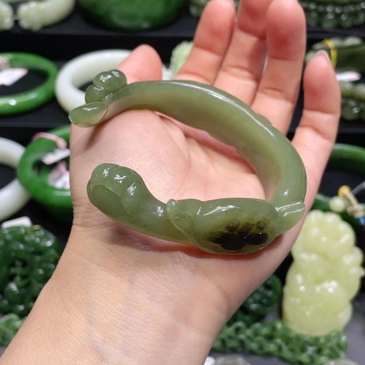 和田玉手镯56圈口 编号13未镶嵌