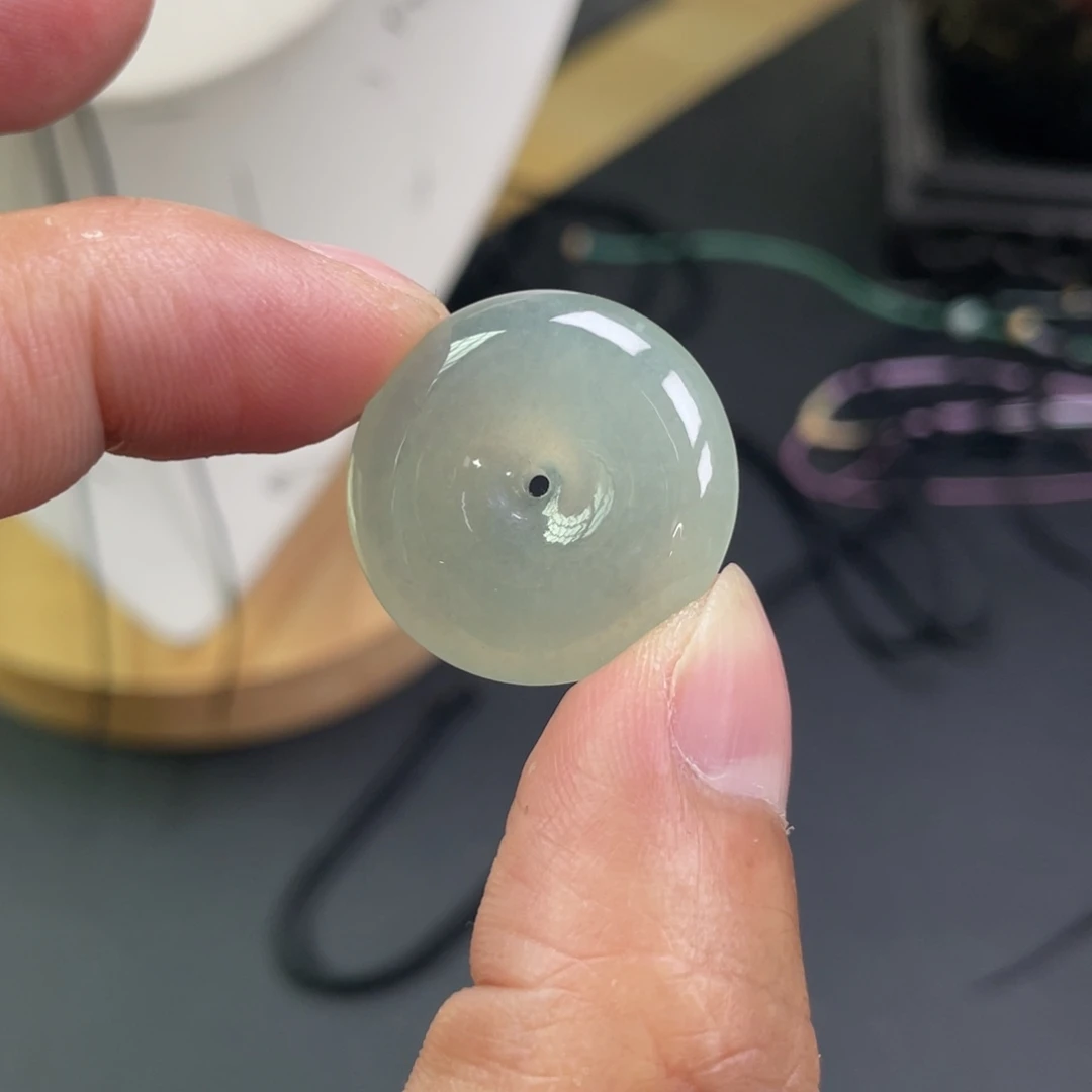 翡翠未镶嵌颈饰24.4*6.2