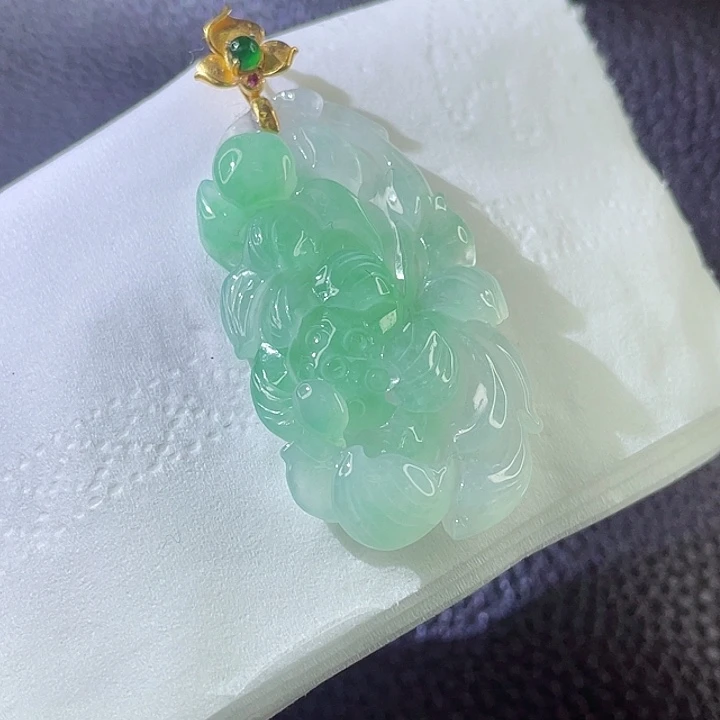 翡翠颈饰18K金镶嵌翡翠