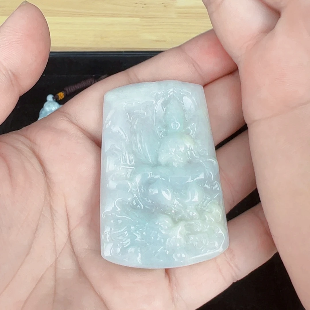 翡翠未镶嵌颈饰挂件
