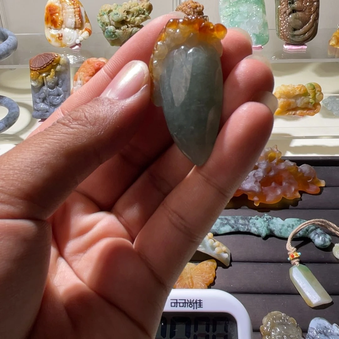 翡翠未镶嵌颈饰300