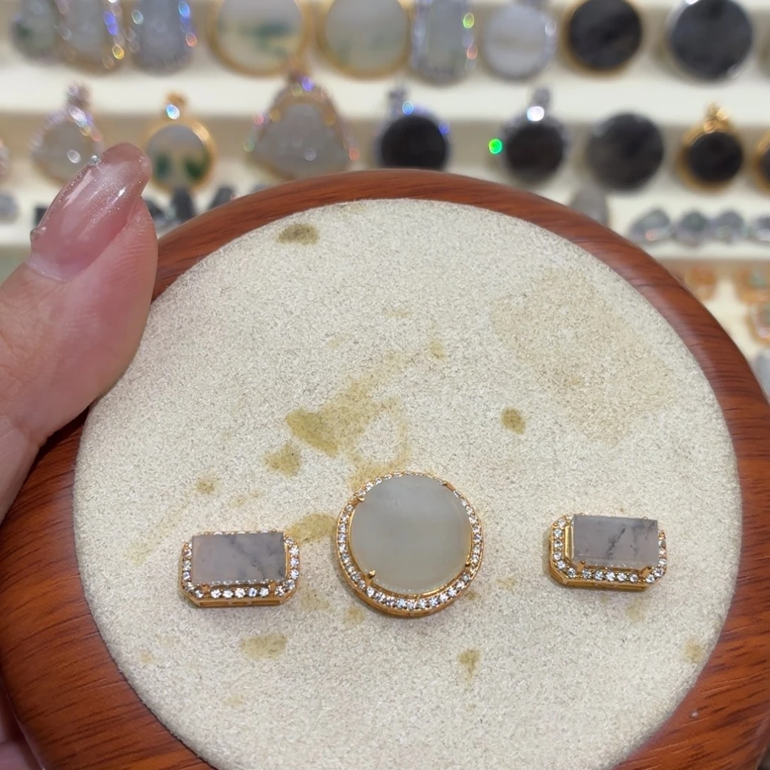 有***·翡翠银S925镶嵌颈饰路路通