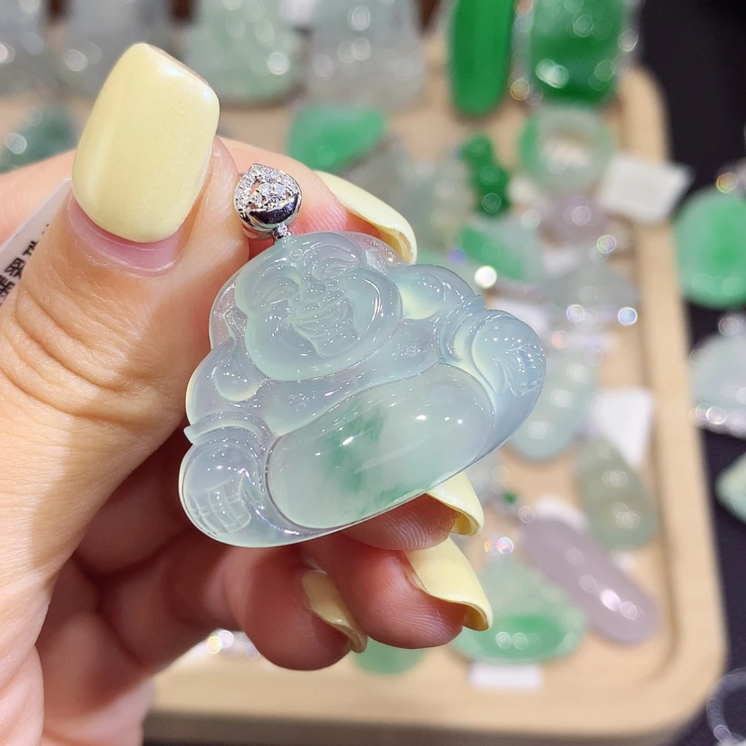 翡翠18K金镶嵌颈饰翡翠