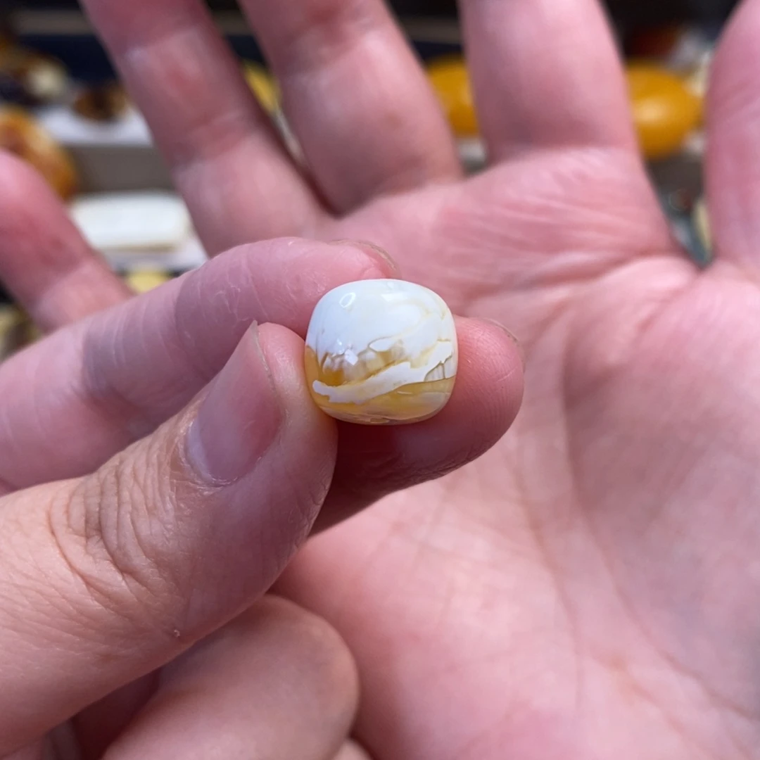 未镶嵌琥珀裸石金瓷白老型单珠12.3