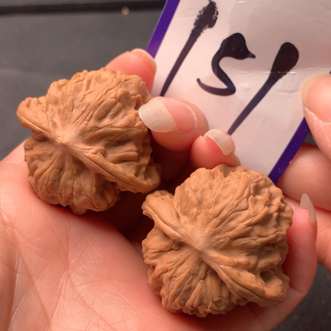 文玩核桃吊坠野狼