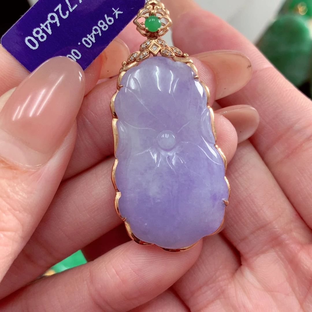 颈饰18K金镶嵌翡翠